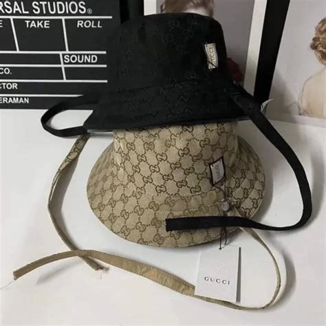 หมวกบักเก็ต GUCCI Double G Logo GG Canvas Bucket Hat 